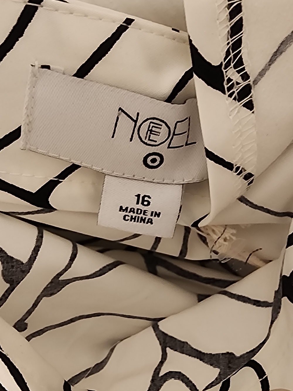 Fe Noel x Target NWT One-Shoulder Black & White Leaf-Print Tie Front Crop Top - Picture 3 of 8